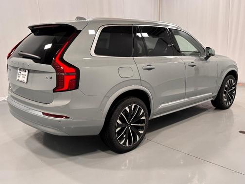 2026 Volvo XC90 B6 Ultra 7-Seater