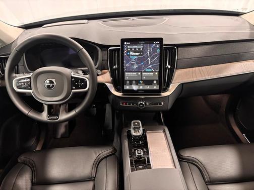 2026 Volvo XC90 B6 Ultra 7-Seater