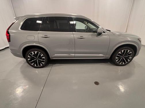 2026 Volvo XC90 B6 Ultra 7-Seater