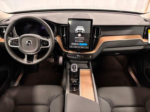 2026 Volvo XC60 Plug-In Hybrid T8 Plus