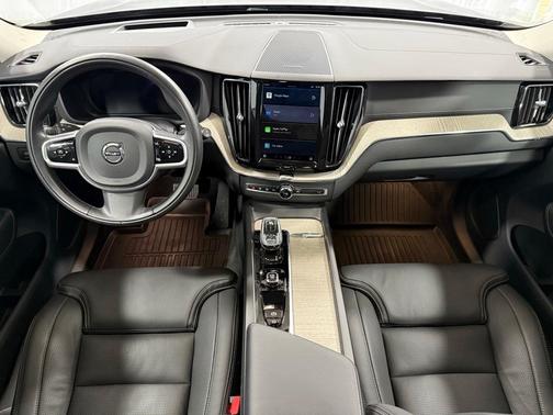 2022 Volvo XC60 B5 Inscription