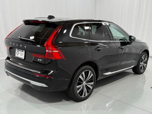 2022 Volvo XC60 B5 Inscription