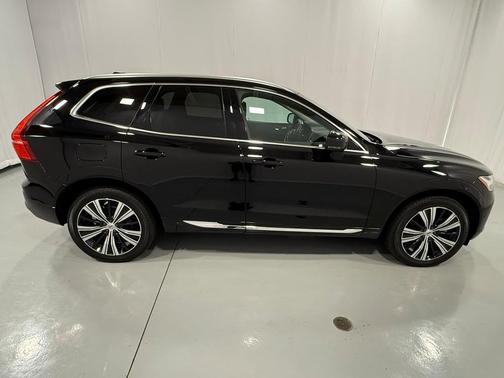 2022 Volvo XC60 B5 Inscription
