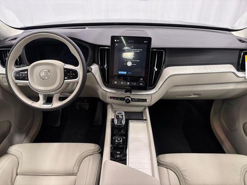 2026 Volvo XC60 B5 Ultra