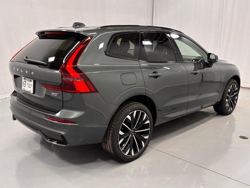 2026 Volvo XC60 B5 Ultra