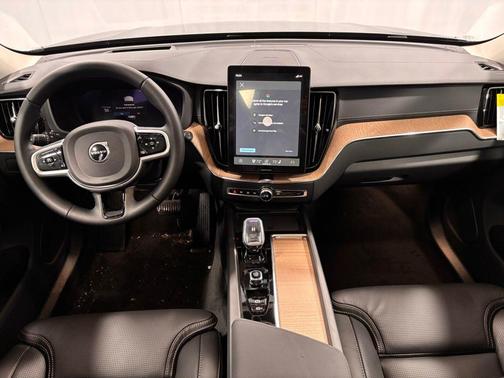 2026 Volvo XC60 B5 Ultra