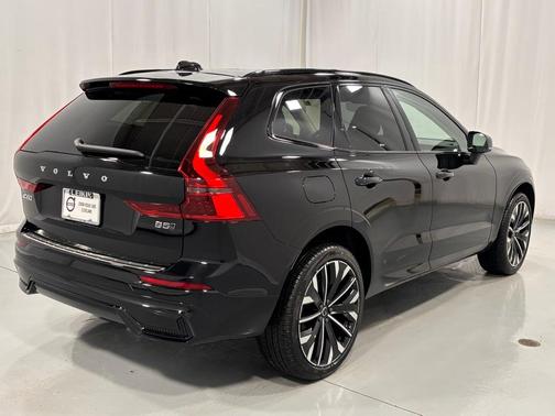 2026 Volvo XC60 B5 Ultra