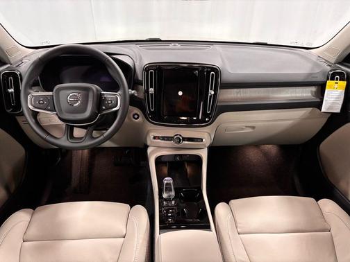 2026 Volvo XC40 B5 Plus