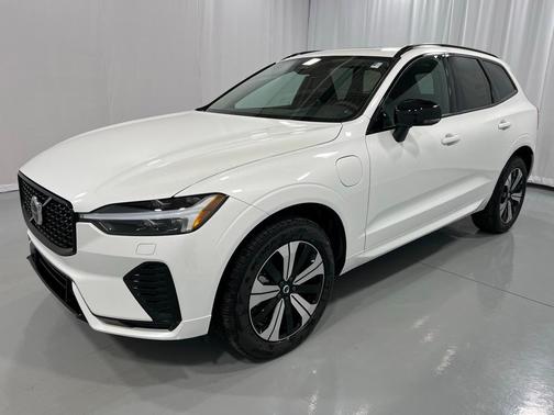 2025 Volvo XC60 Plug-In Hybrid T8 Core