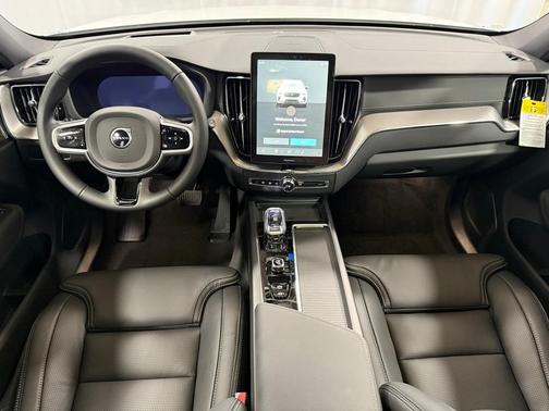 2026 Volvo XC60 B5 Ultra Black Edition