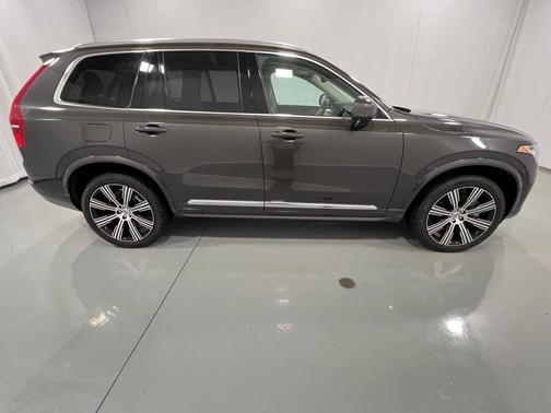 2025 Volvo XC90 Plug-In Hybrid T8 Ultra 6-Seater
