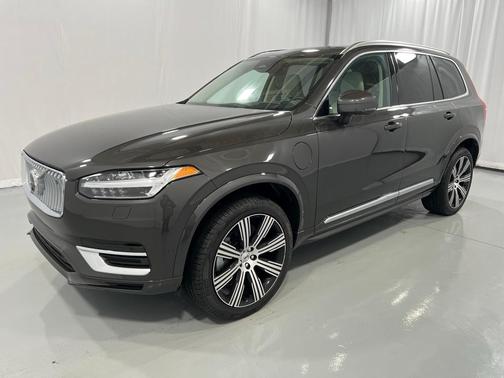 2025 Volvo XC90 Plug-In Hybrid T8 Ultra 6-Seater