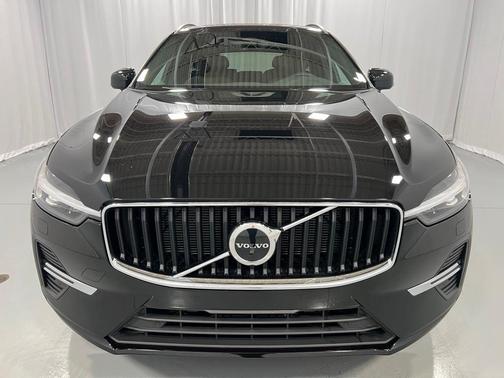 2022 Volvo XC60 B5 Momentum