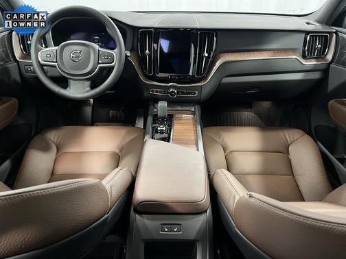 2022 Volvo XC60 B5 Momentum