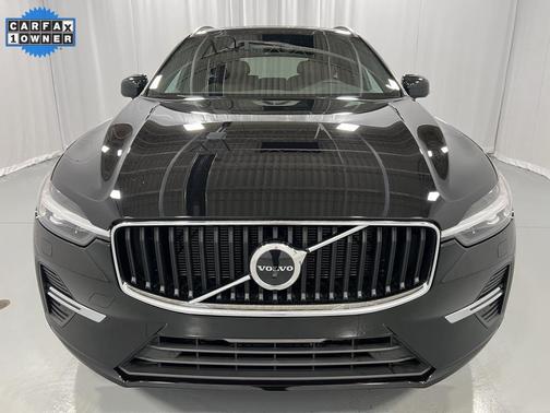 2022 Volvo XC60 B5 Momentum