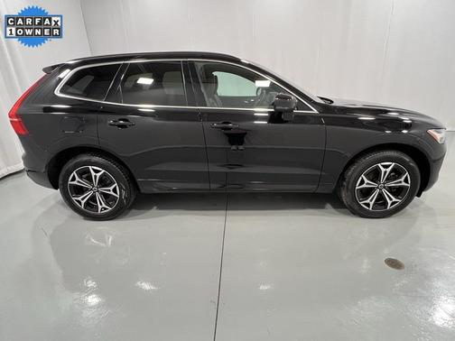 2022 Volvo XC60 B5 Momentum
