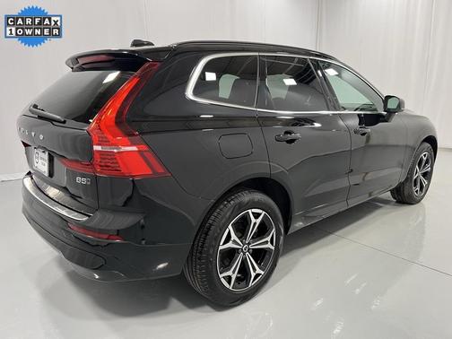 2022 Volvo XC60 B5 Momentum