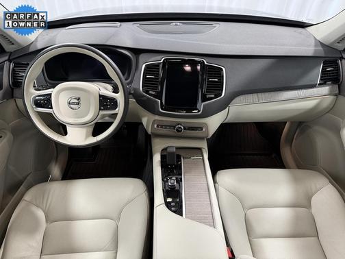2023 Volvo XC90 B5 Plus
