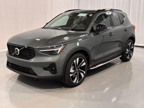 2026 Volvo XC40 B5 Ultra