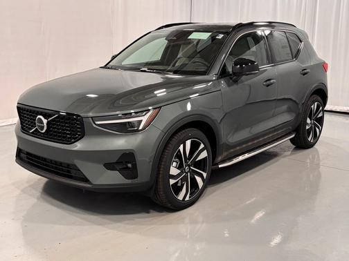 2026 Volvo XC40 B5 Ultra