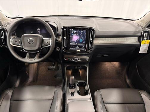 2026 Volvo XC40 B5 Core