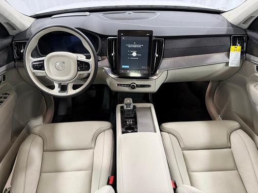 2026 Volvo XC90 B6 Ultra Dark Theme 7-Seater