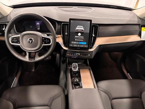 2026 Volvo XC90 B6 Plus 6-Seater