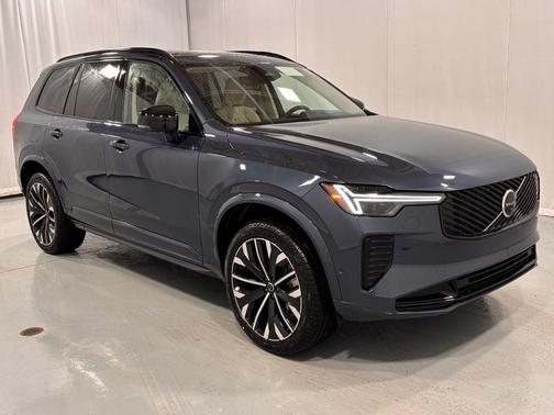 2026 Volvo XC90 B6 Ultra Dark Theme 7-Seater