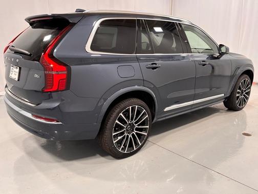 2026 Volvo XC90 B6 Plus 6-Seater