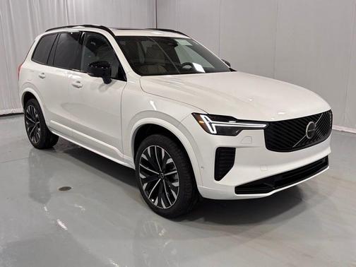 2026 Volvo XC90 B6 Ultra Dark Theme 7-Seater