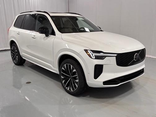 2026 Volvo XC90 B6 Ultra Dark Theme 7-Seater