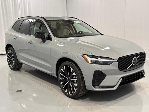 2026 Volvo XC60 B5 Ultra