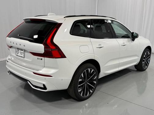 2026 Volvo XC60 B5 Ultra