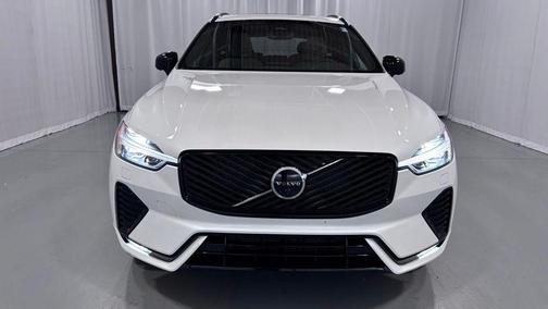 Crystal White 2026 Volvo XC60 B5 Plus