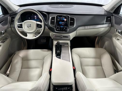 2025 Volvo XC90 Plug-In Hybrid T8 Core 7-Seater