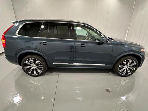 2025 Volvo XC90 Plug-In Hybrid T8 Core 7-Seater