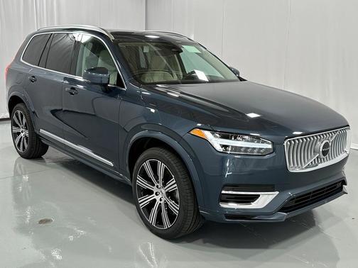 2025 Volvo XC90 Plug-In Hybrid T8 Core 7-Seater