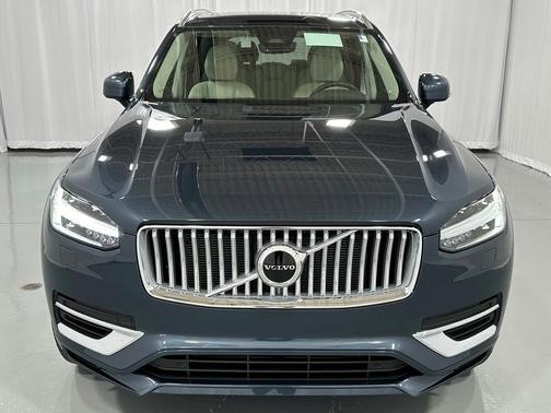 2025 Volvo XC90 Plug-In Hybrid T8 Core 7-Seater