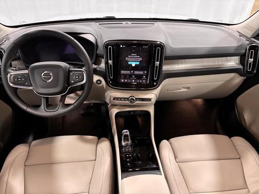 2026 Volvo XC40 B5 Ultra