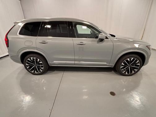 2026 Volvo XC90 B6 Ultra 7-Seater