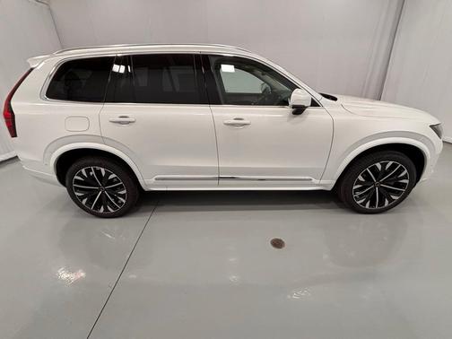 2026 Volvo XC90 B5 Plus 7-Seater