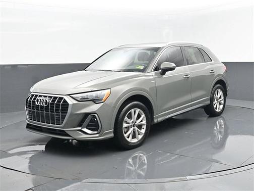 2022 Audi Q3 45 S line Premium