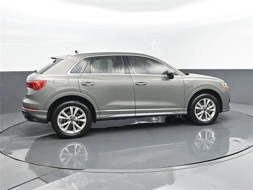 2022 Audi Q3 45 S line Premium