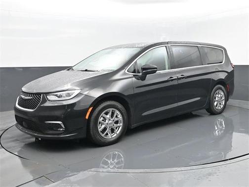 2023 Chrysler Pacifica Touring-L