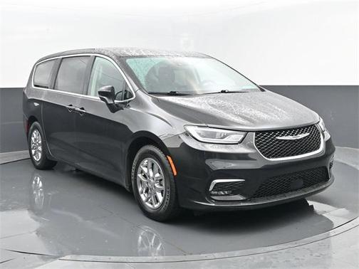 2023 Chrysler Pacifica Touring-L