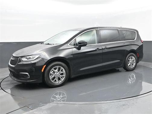 2023 Chrysler Pacifica Touring-L