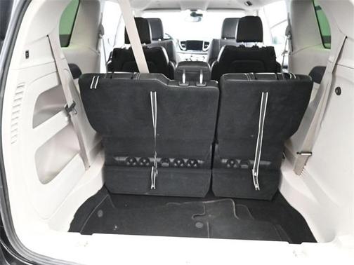 2023 Chrysler Pacifica Touring-L