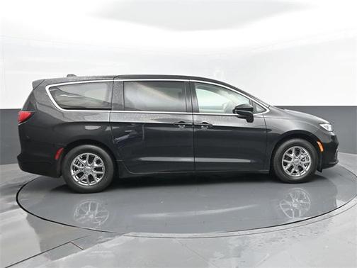 2023 Chrysler Pacifica Touring-L