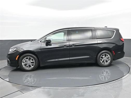 2023 Chrysler Pacifica Touring-L