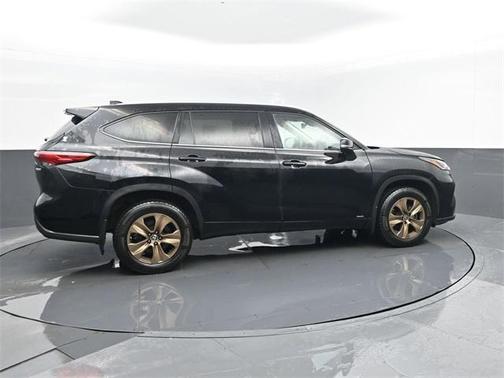 2023 Toyota Highlander Hybrid Bronze Edition